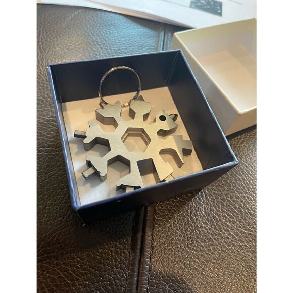 Stainless Steel Multi Tool Snowflake Keychain - Picture 1 of 8